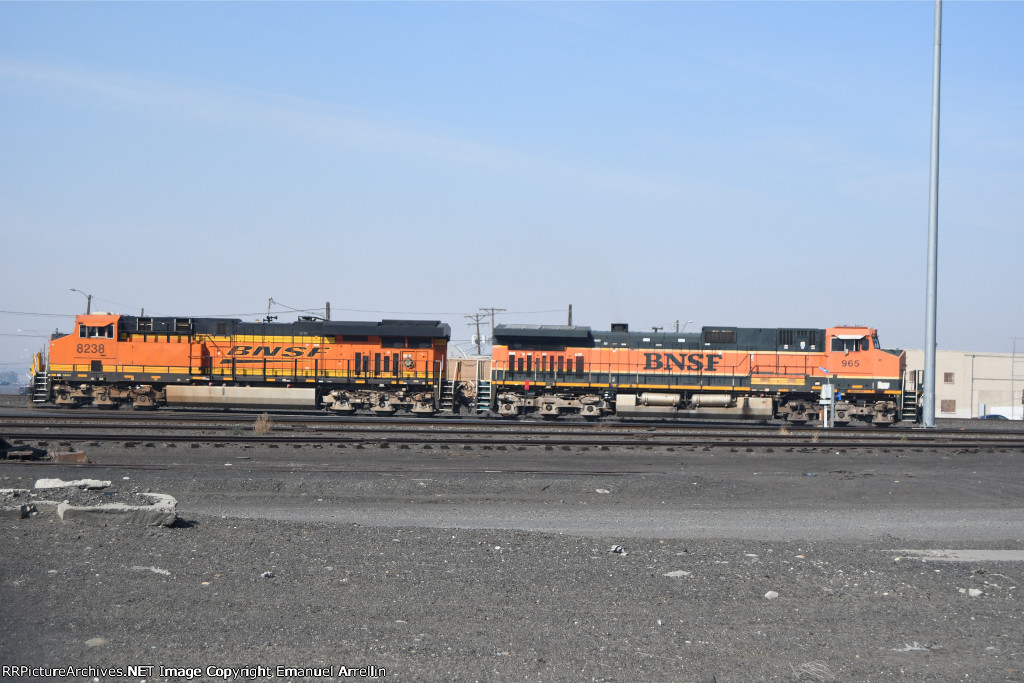 BNSF 8238 & 965